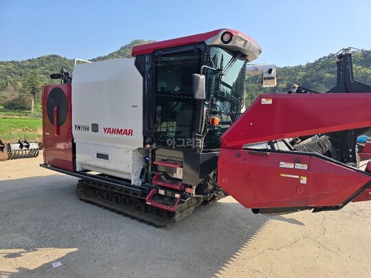 Yanmar Combine Harvester YH1150 (보통형) 앞좌측면