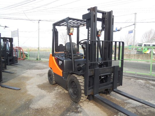  Forklift D30s-5 (3톤) 앞좌측면