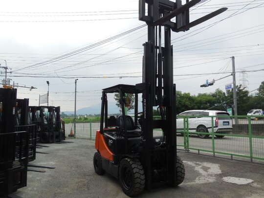 두산D30S  지게차 D30s (3단) (3톤)