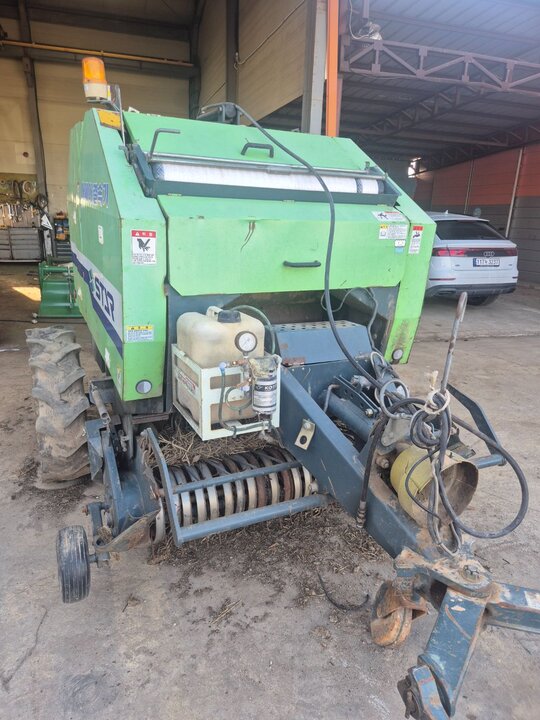 Round Baler 2220 