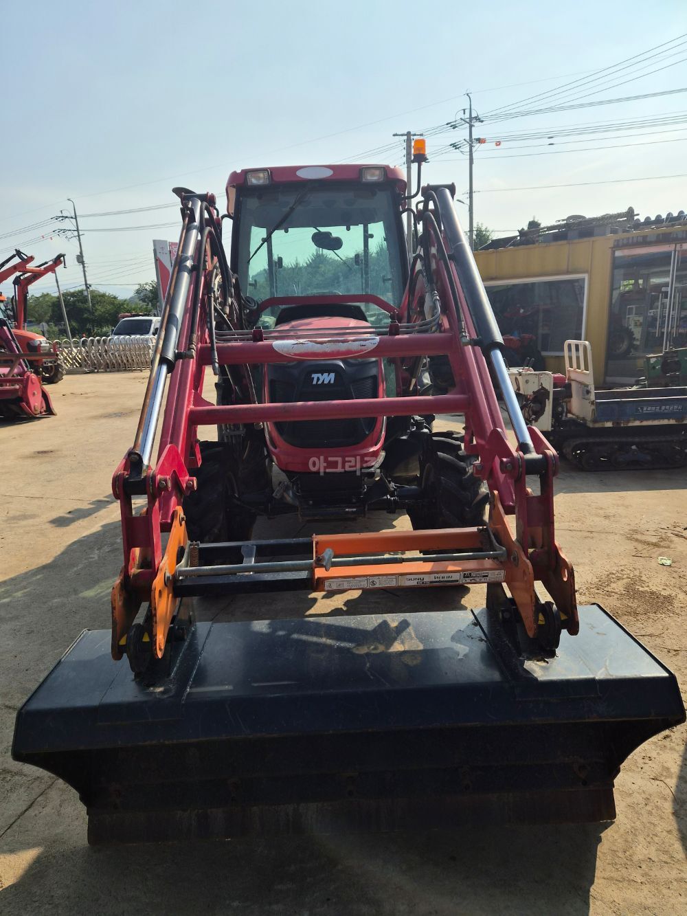 TYM 트랙터 M570 (57마력)