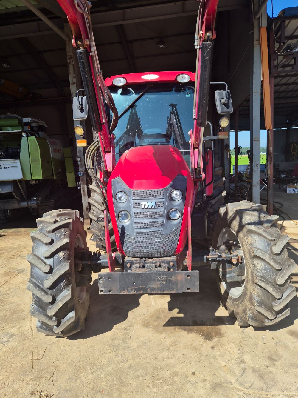 TYM Tractor T1003 (100hp)
