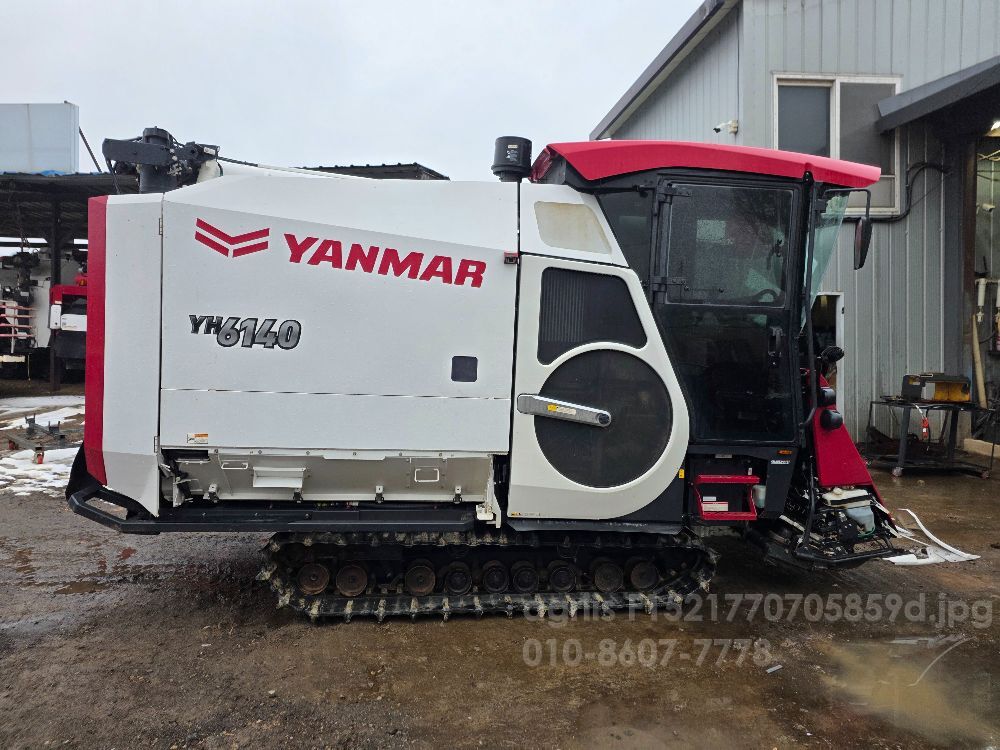 얀마 콤바인 YH6140 (6조식) 뒤우측면