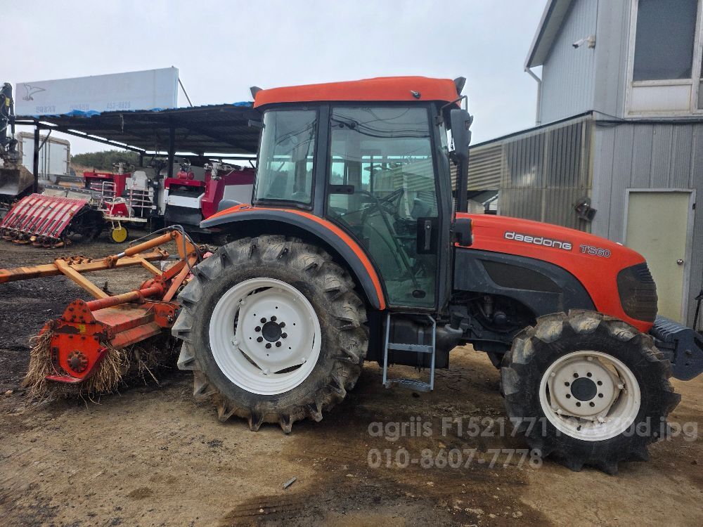Daedong Tractor TS60 (60hp) 뒤우측면