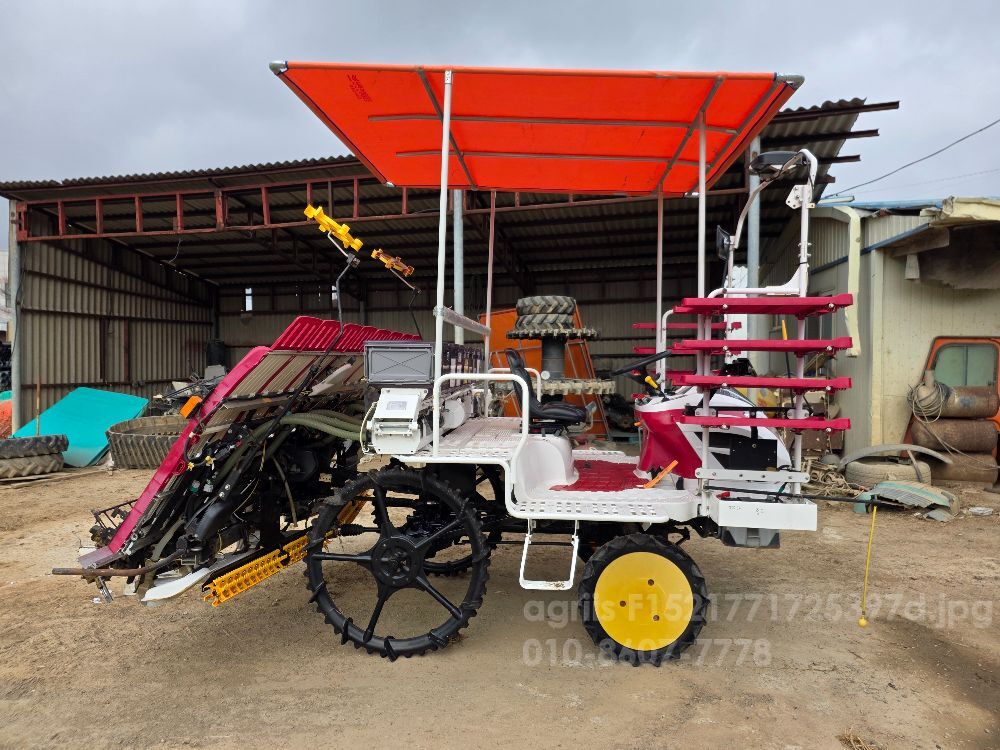 Yanmar Rice transplanter YR8DZTG-F (8Rows) 뒤우측면