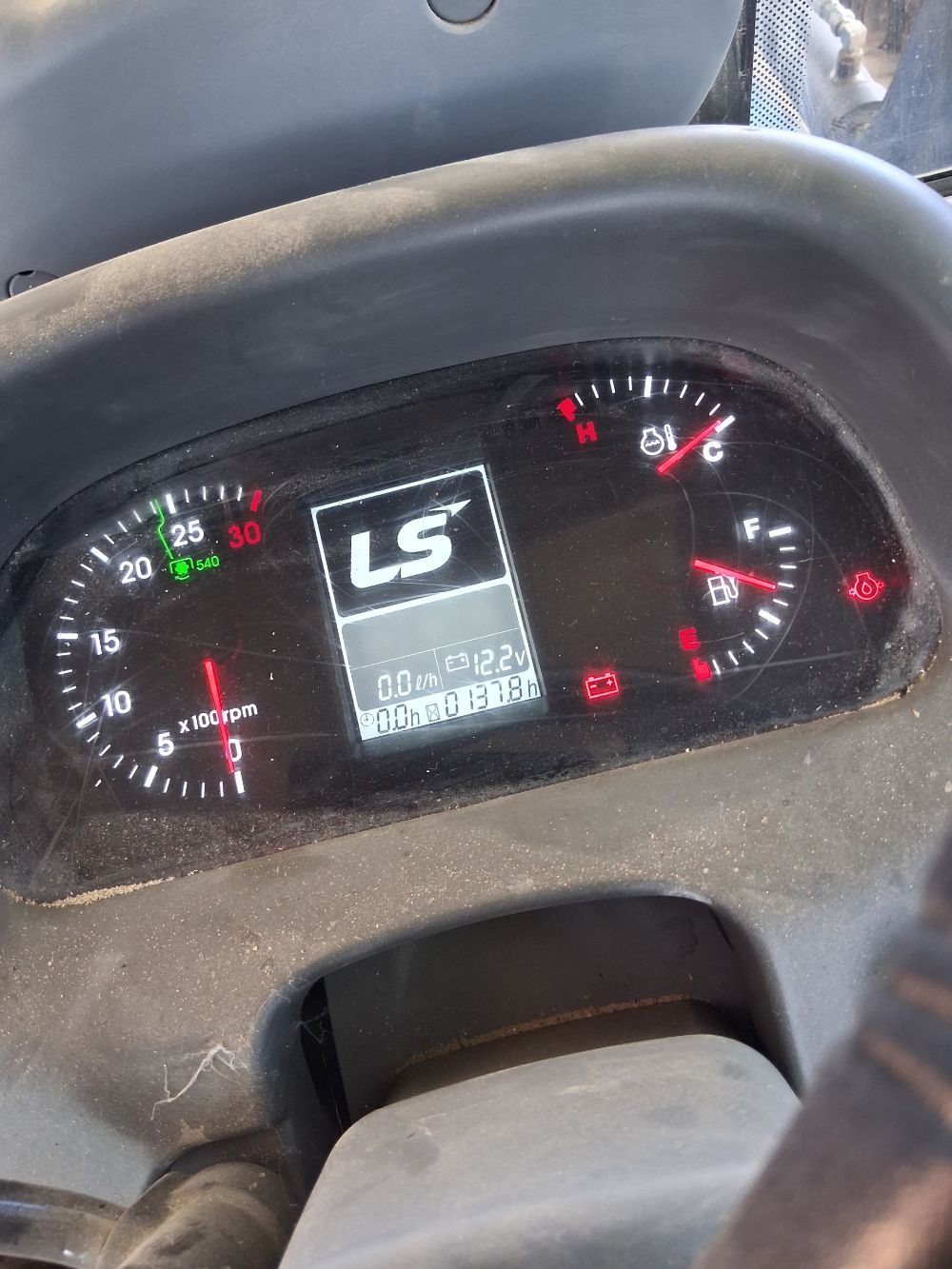 LS 트랙터 XU6168 (68.9마력)
