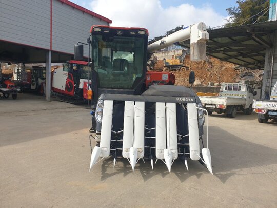 Kubota Combine Harvester ZR6130 (6Rows)