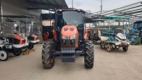 Kubota Tractor M5-101 (110hp)
