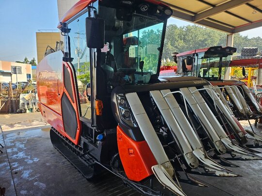 Kubota Combine Harvester ZR6130 (6Rows)