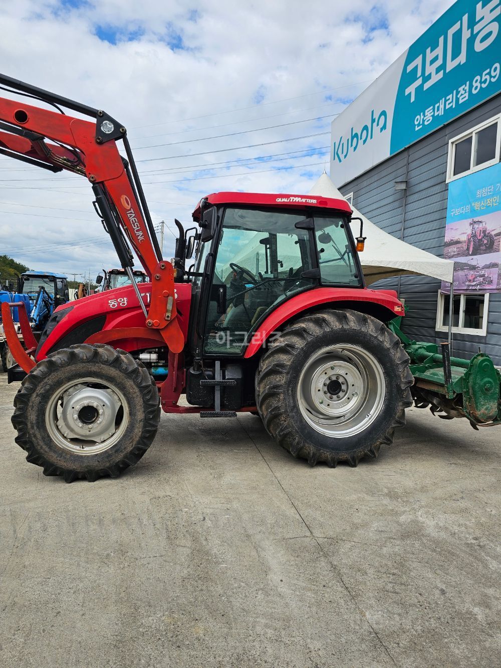TYM 트랙터 T1003 (100마력) 뒤우측면