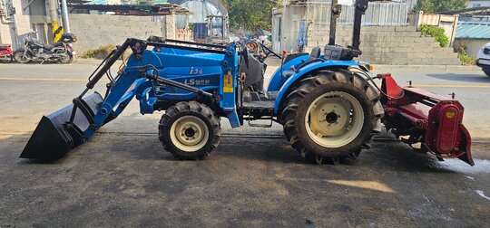LS Tractor i38 (36hp)