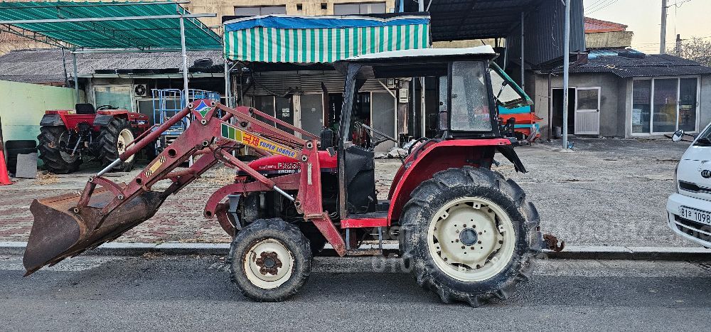 국제 트랙터 F3850 (38마력)