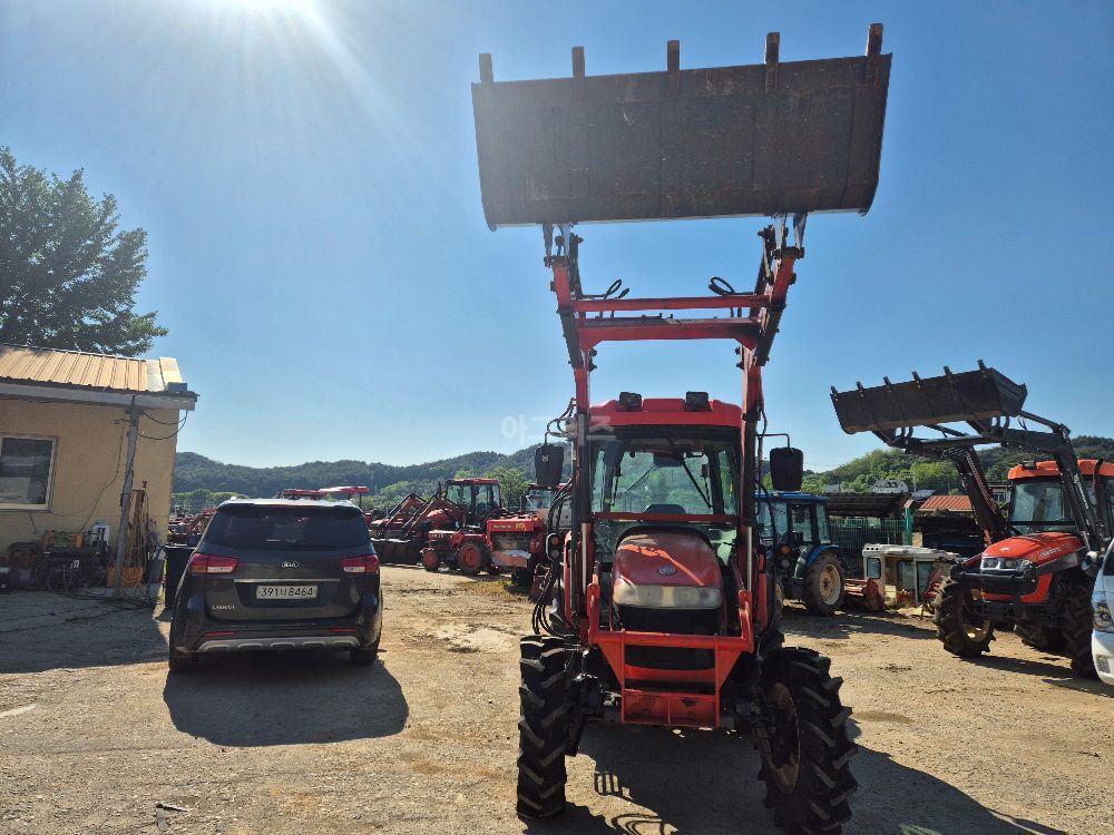 Daedong Tractor D500 (50hp)
