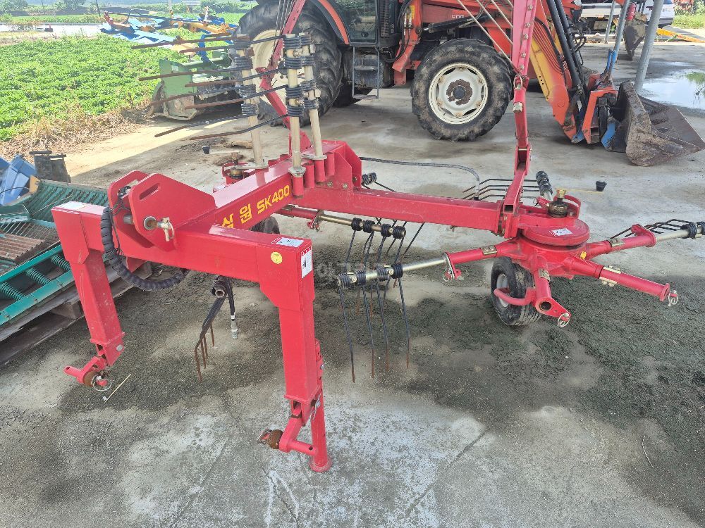  Rake SK400 