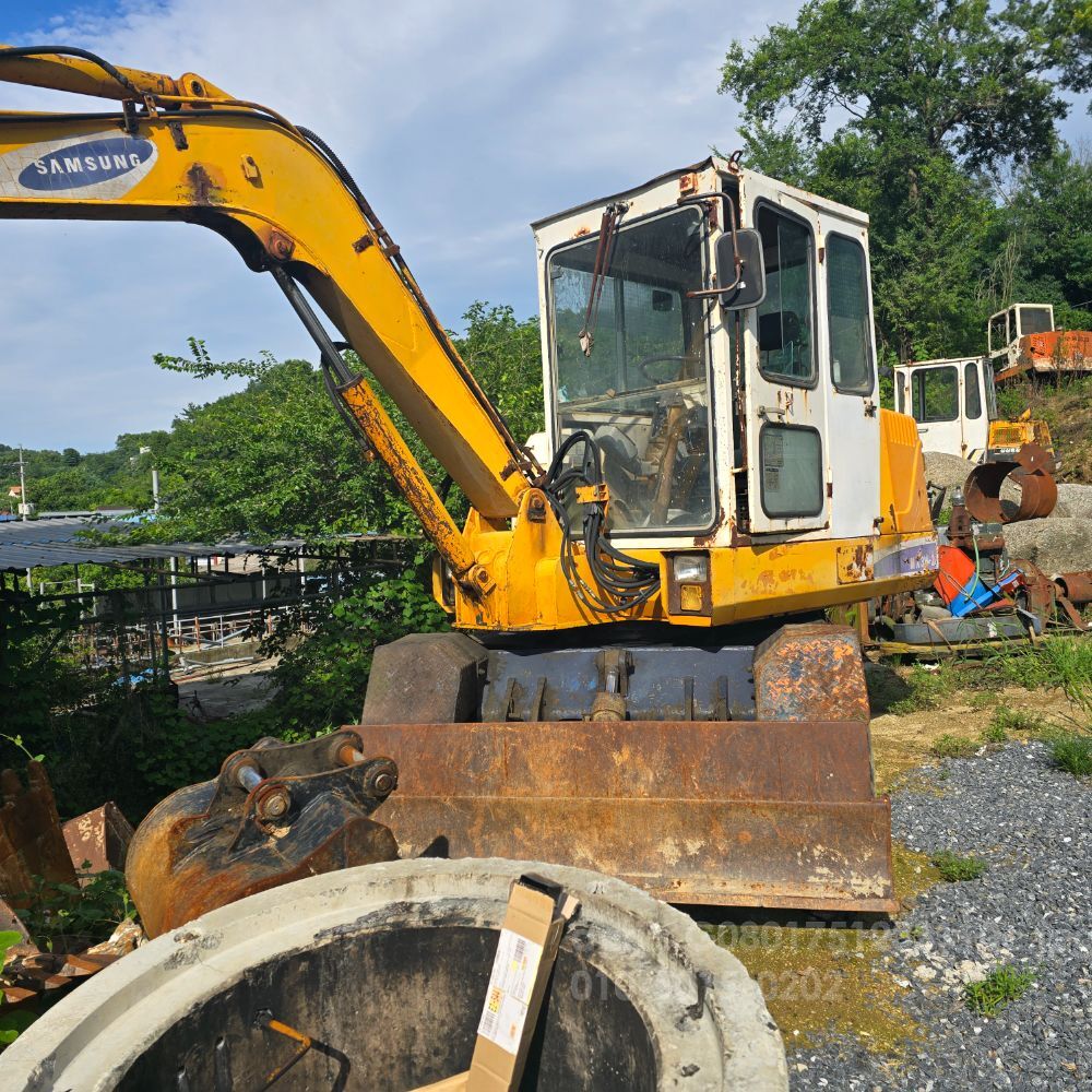  Excavator MX3W2 