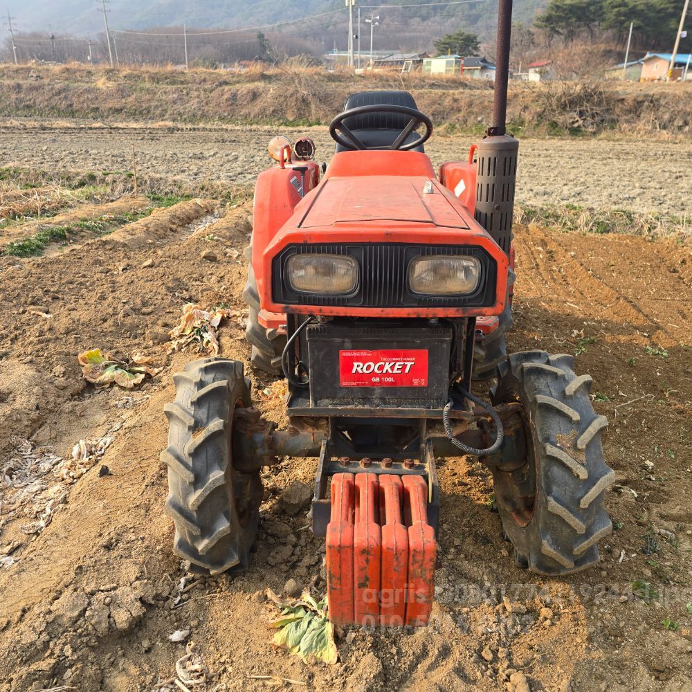 대동 트랙터 L2601 (26마력) 뒤우측면