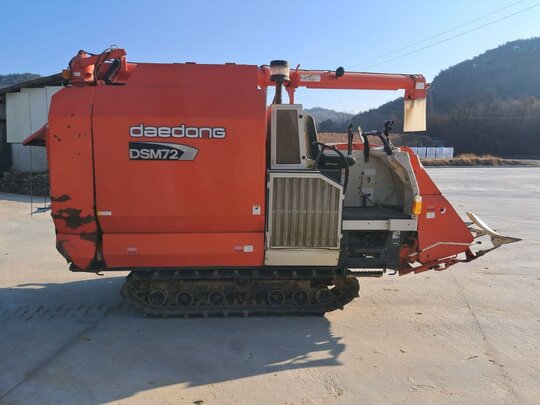 Daedong Combine Harvester DSM72 (4Rows)