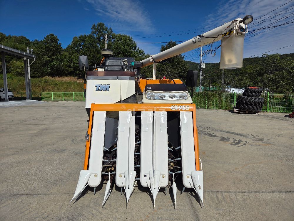 TYM Combine Harvester CX955 (5Rows) 뒤우측면