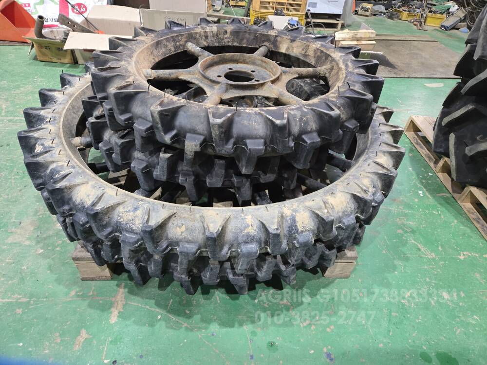  타이어 타이어  뒤우측면