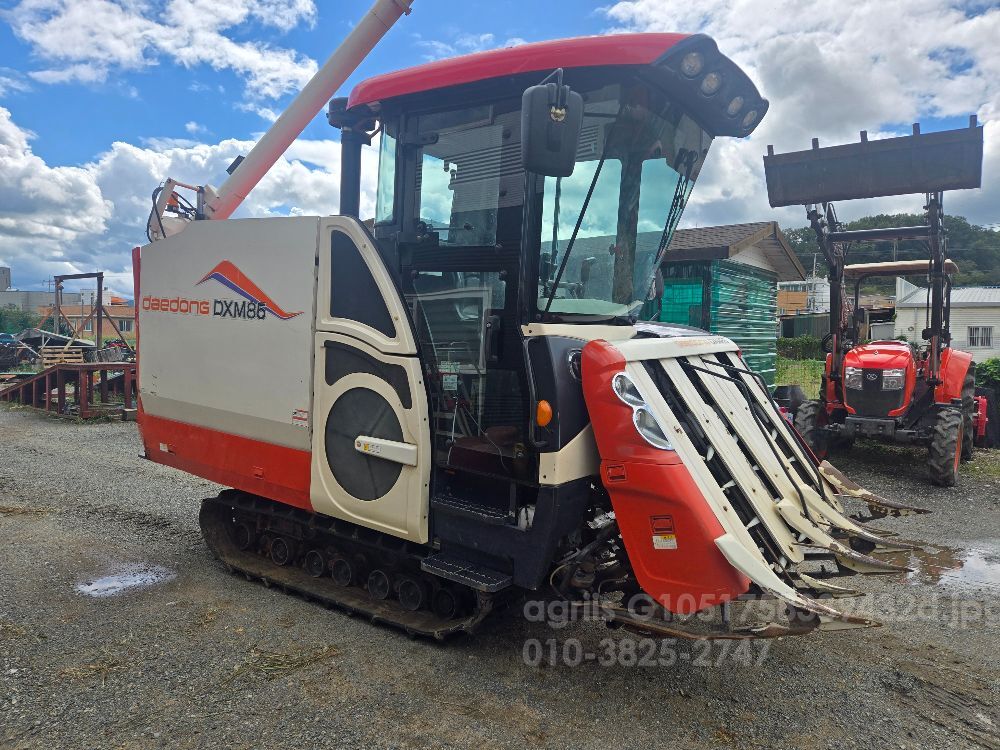 Daedong Combine Harvester DXM85 (5Rows) 뒤우측면