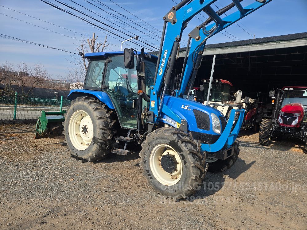 뉴홀랜드 트랙터 T5060 (105마력) 뒤우측면