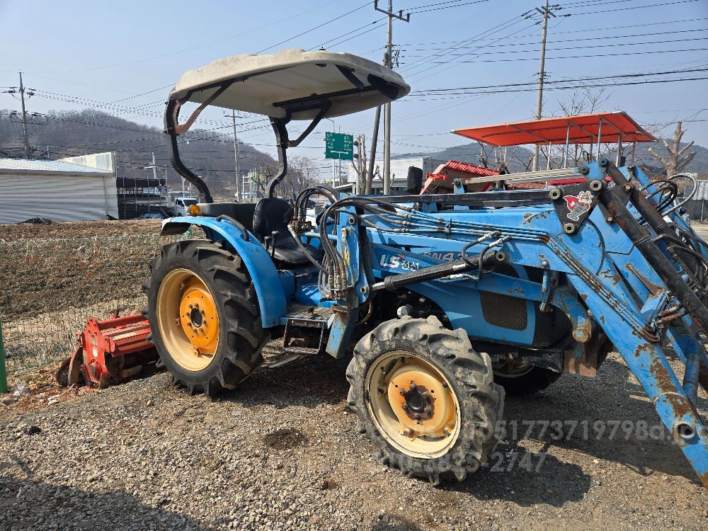 LS Tractor SN43 (43hp) 뒤우측면