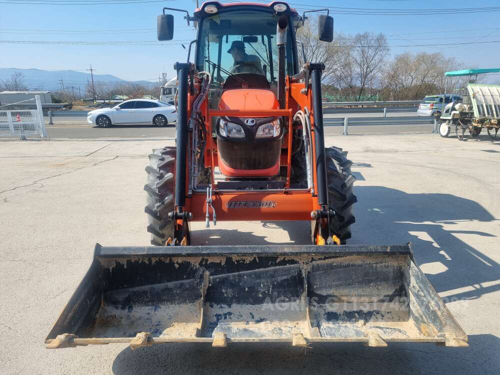 Kubota Tractor M7040 (70hp)