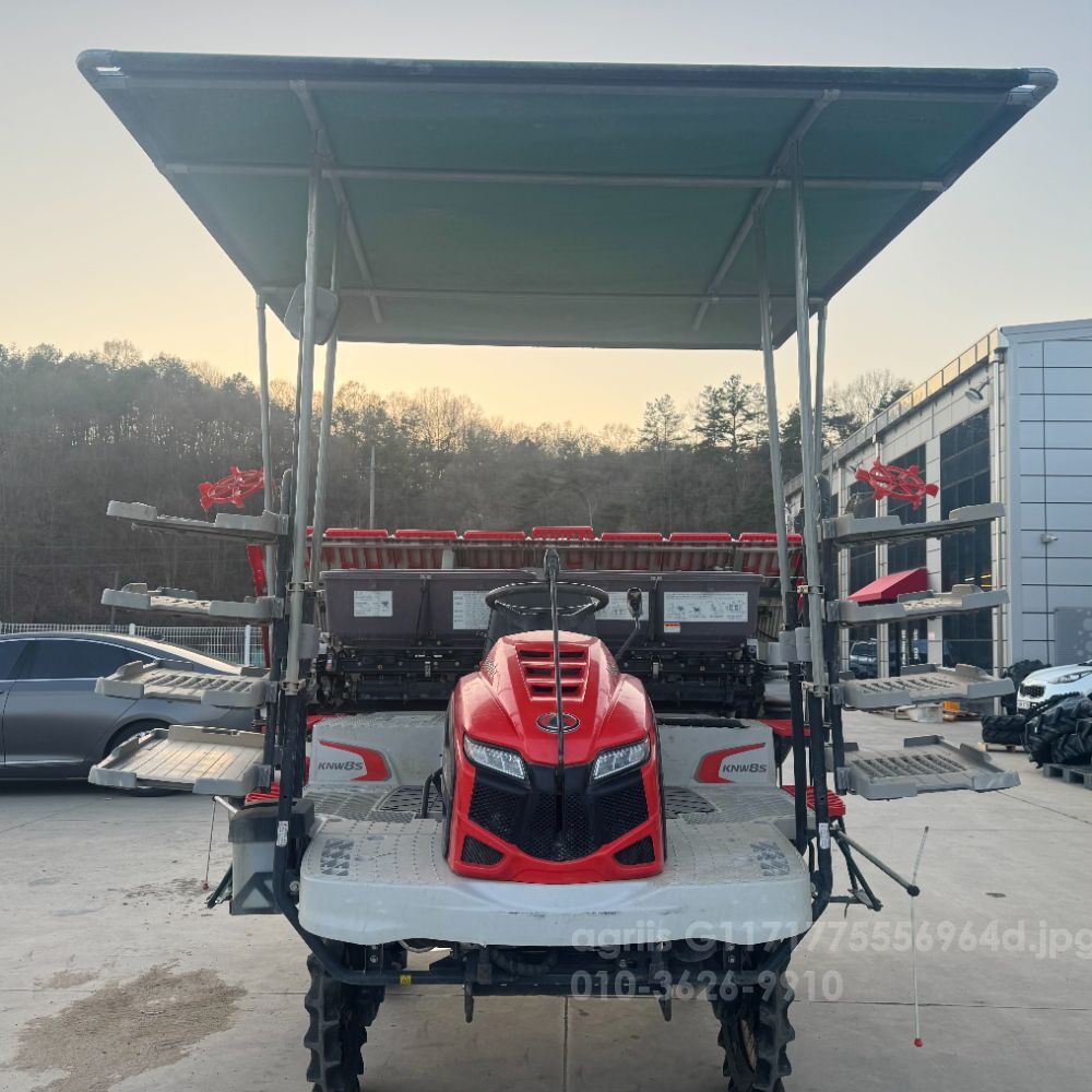 구보다 이앙기 KNW8SF (8조식) 뒤우측면