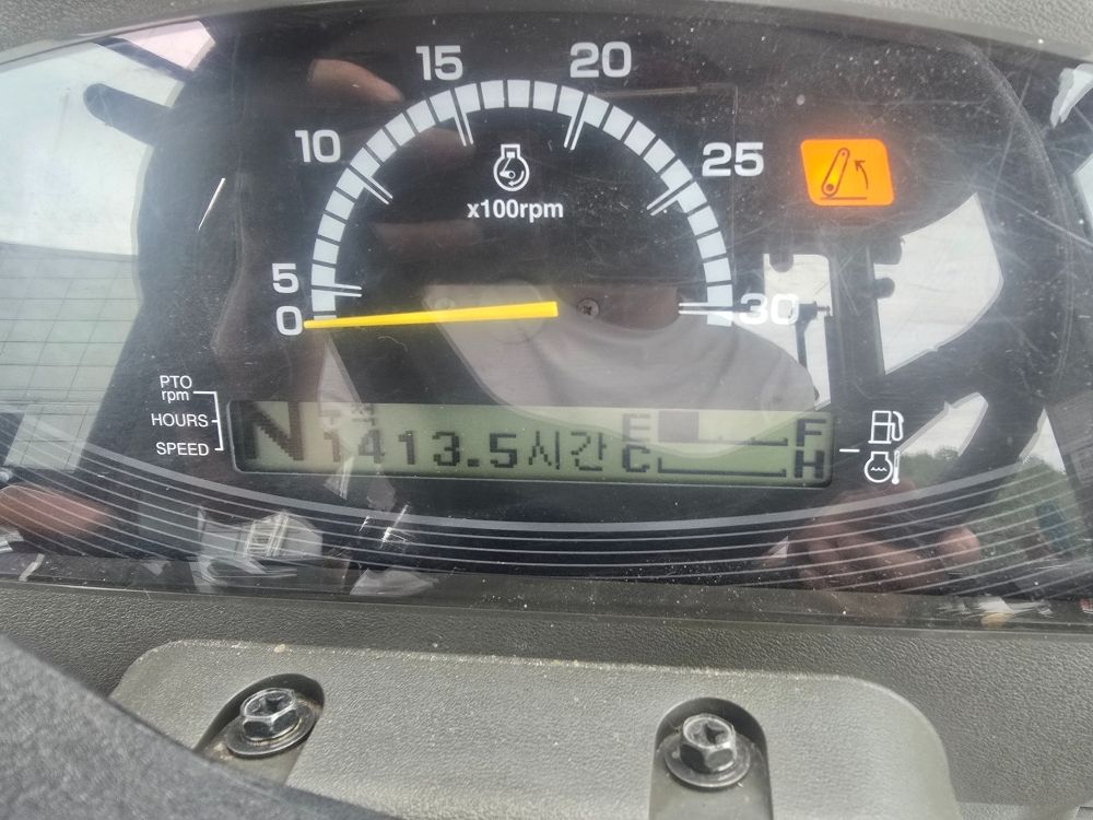 얀마 트랙터 EG83Y (83마력) 뒤우측면