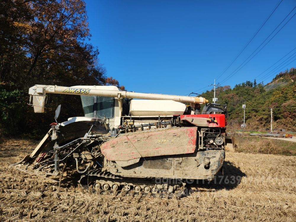 얀마 콤바인 AW695 (6조식) 뒤우측면