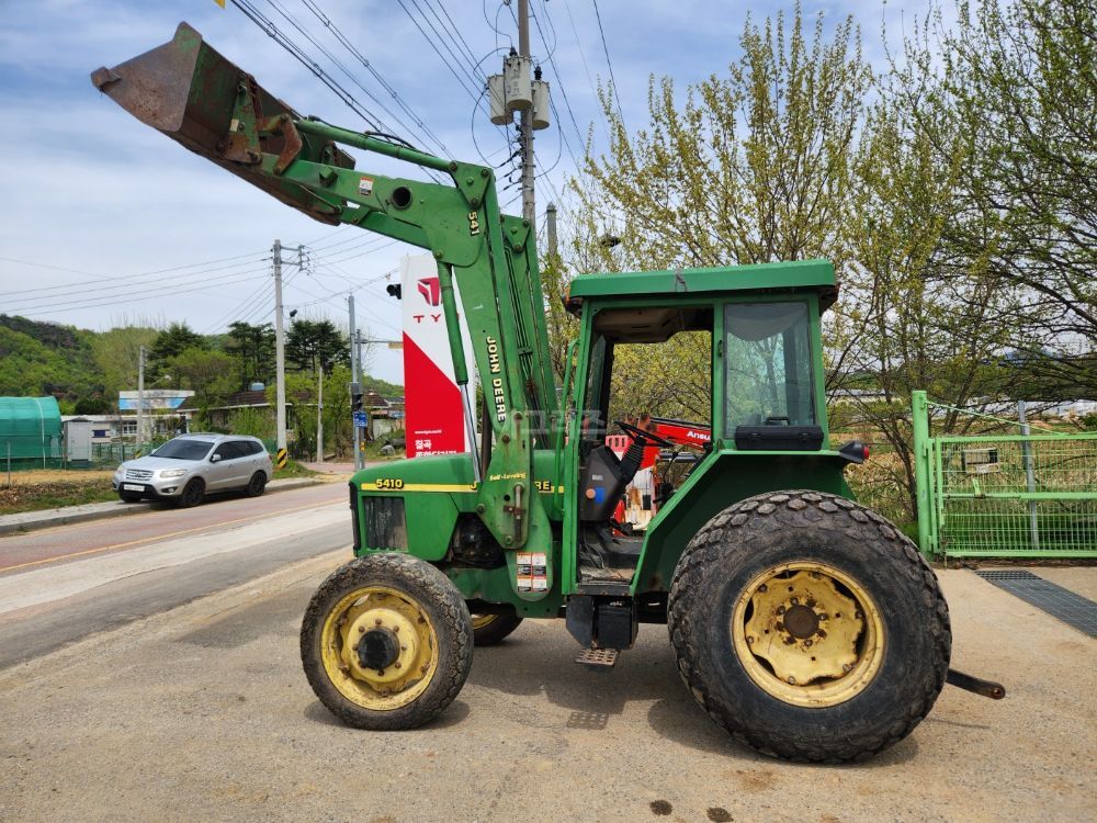 JohnDeere Tractor 5410 (75hp)