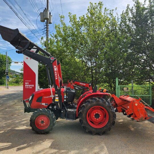 국제 트랙터 A4200 (42마력)