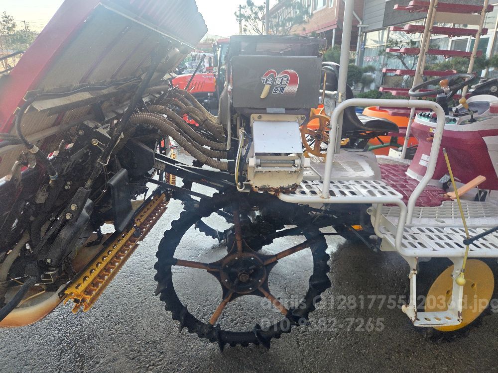 Yanmar Rice transplanter YR8DA (8Rows) 뒤우측면