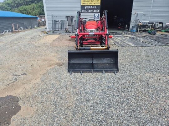 국제 트랙터 AF580 (57.1마력)