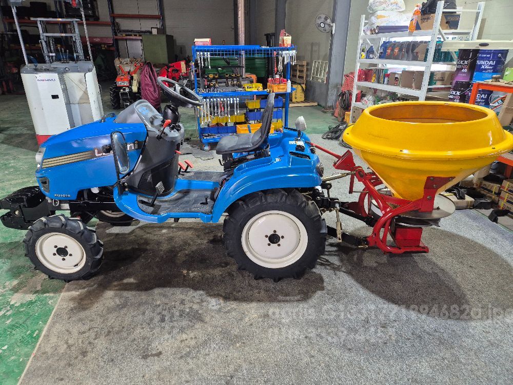 LS 트랙터 MINI (18.2마력) 뒤우측면