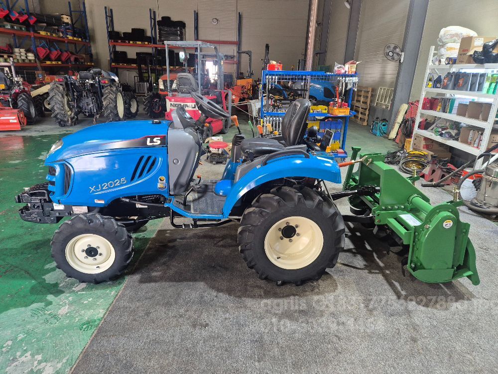 LS 트랙터 XJ2025 (24.7마력) 뒤우측면