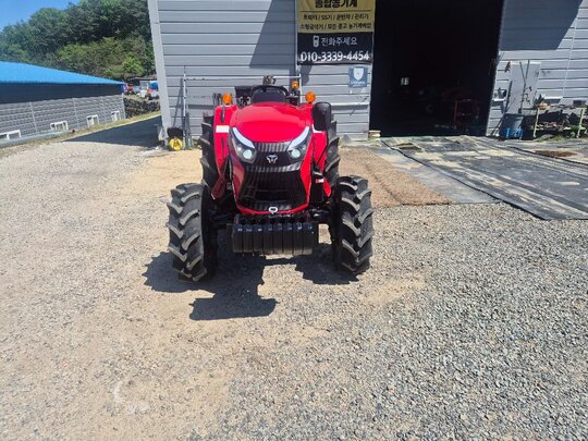 TYM 트랙터 K48 (48마력) 앞좌측면