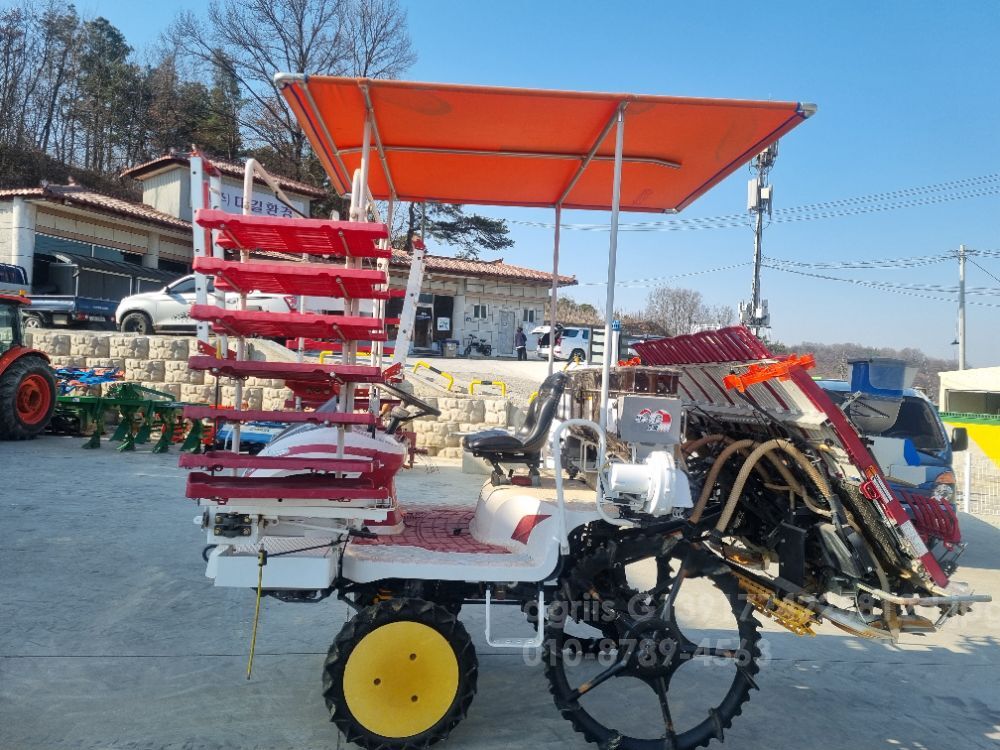 얀마 이앙기 YR60D (6조식) 뒤우측면