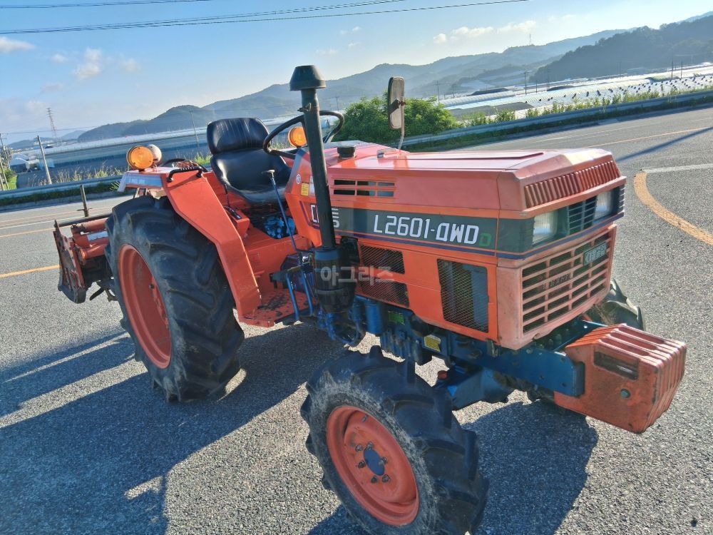 Daedong Tractor L2601 (26hp) 뒤우측면