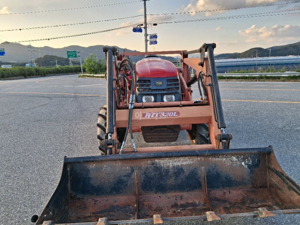 TYM 트랙터 TL493 (49마력) 뒤우측면