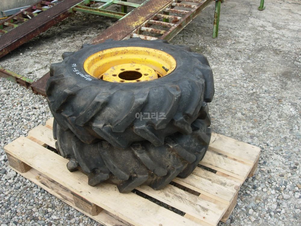 대동 타이어 D450(9.5-16)앞,휠
