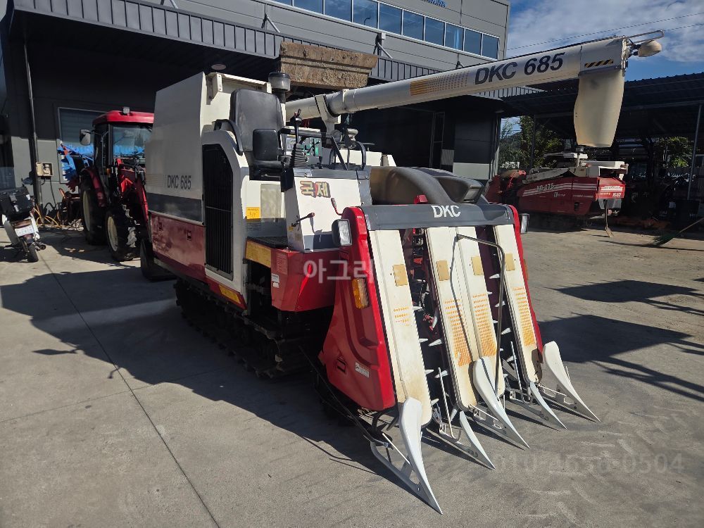 Kukje Combine Harvester DKC685 (4Rows) 뒤우측면