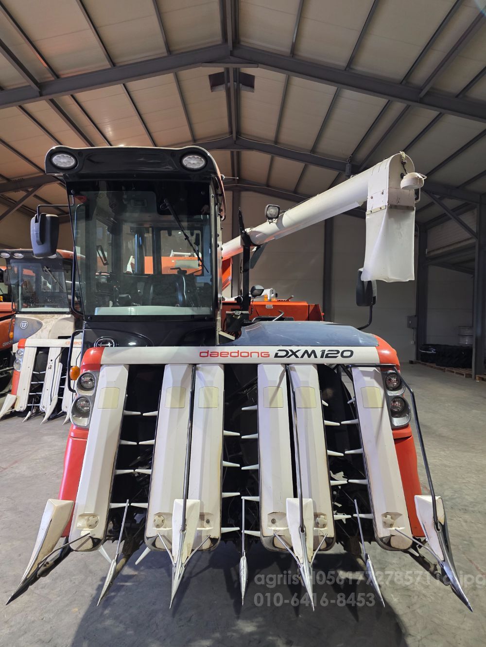 Daedong Combine Harvester DXM120 (6Rows) 뒤우측면