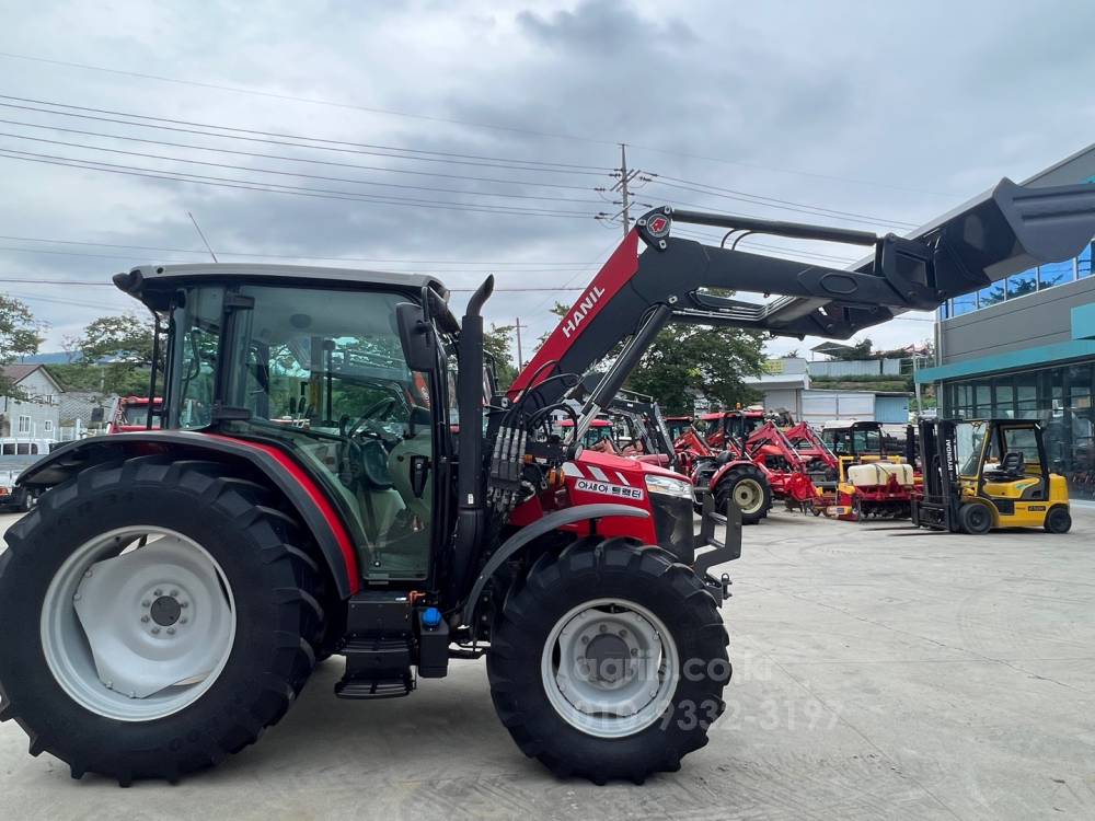 MF Tractor MF4708 (85hp)