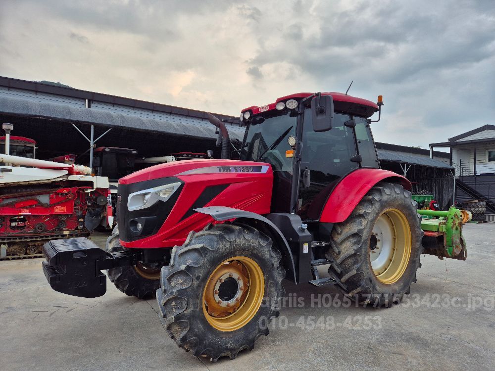 TYM 트랙터 S1250 (129마력)