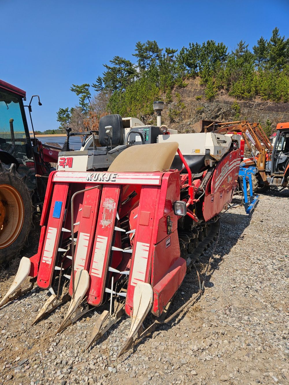 Kukje Combine Harvester KC575 (4Rows)