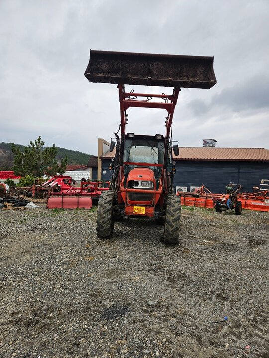 Daedong Tractor MX100 (100hp)