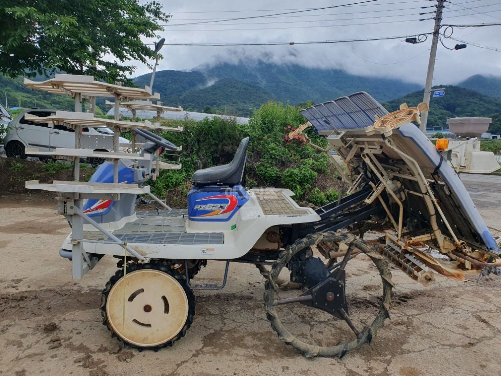  Rice transplanter PZ623HGL (6Rows) 뒤우측면