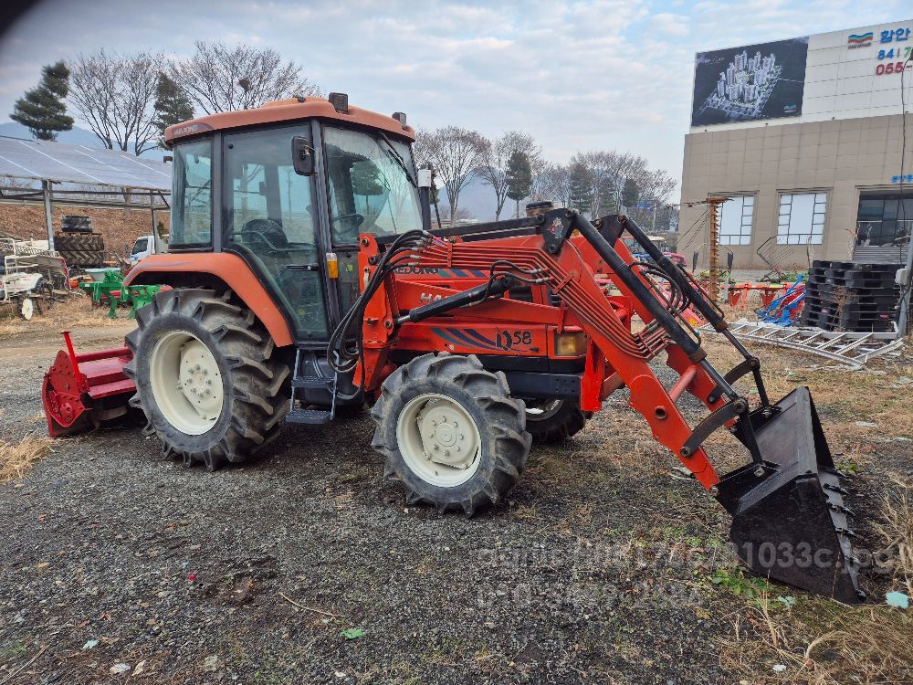 Daedong Tractor D58 (58hp)