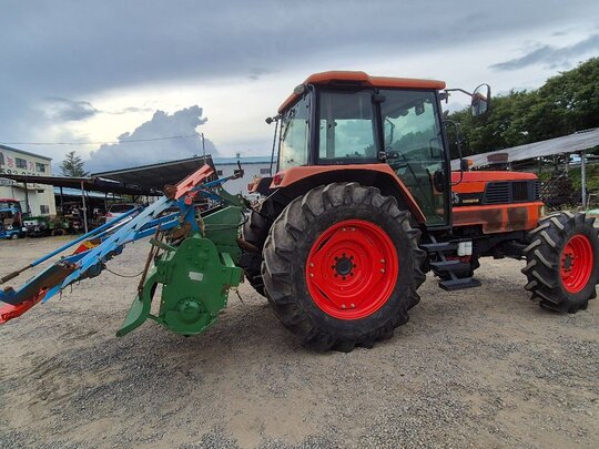구보다 트랙터 M125 (125마력)